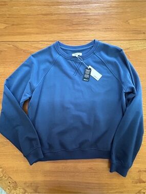 johnnie-O Women’s Indigo Blue Crewneck Sweatshirt size Small